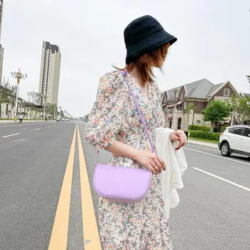 Creative Design Women Classic Texture Chic Simple Semicircle Crossbody Bag PU Candy Female Small Shoulder Handbags
Creative Design Women Classic Texture Chic Simple Semicircle Crossbody Bag PU Candy Female Small Shoulder Handbags