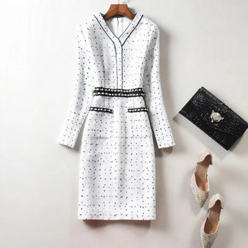 High-end Temperament New Women Thicken Sweet Beading Dress Autumn Winter Runway White Tweed Long Sleeve Vintage Party Dress
High-end Temperament New Women Thicken Sweet Beading Dress Autumn Winter Runway White Tweed Long Sleeve Vintage Party Dress