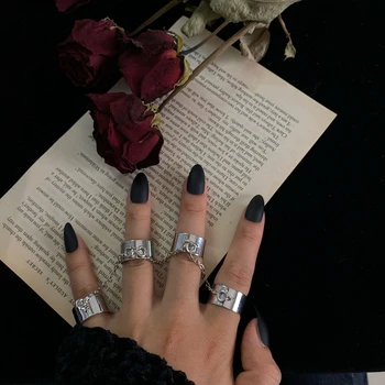 HZ Punk Cool Hip Pop Multi-layer Adjustable Chain Four Fingers Open Alloy Rotate Rings for Women Man Couple Party Gift
HZ Punk Cool Hip Pop Multi-layer Adjustable Chain Four Fingers Open Alloy Rotate Rings for Women Man Couple Party Gift