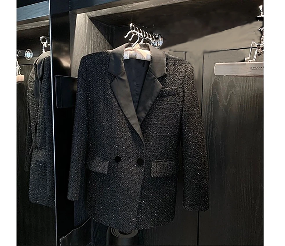 High-Quality Version Of Black Shiny Tweed Woven Jacket Autumn Girl Retro Fashion Waist Long-Sleeved Suit Trend
High-Quality Version Of Black Shiny Tweed Woven Jacket Autumn Girl Retro Fashion Waist Long-Sleeved Suit Trend