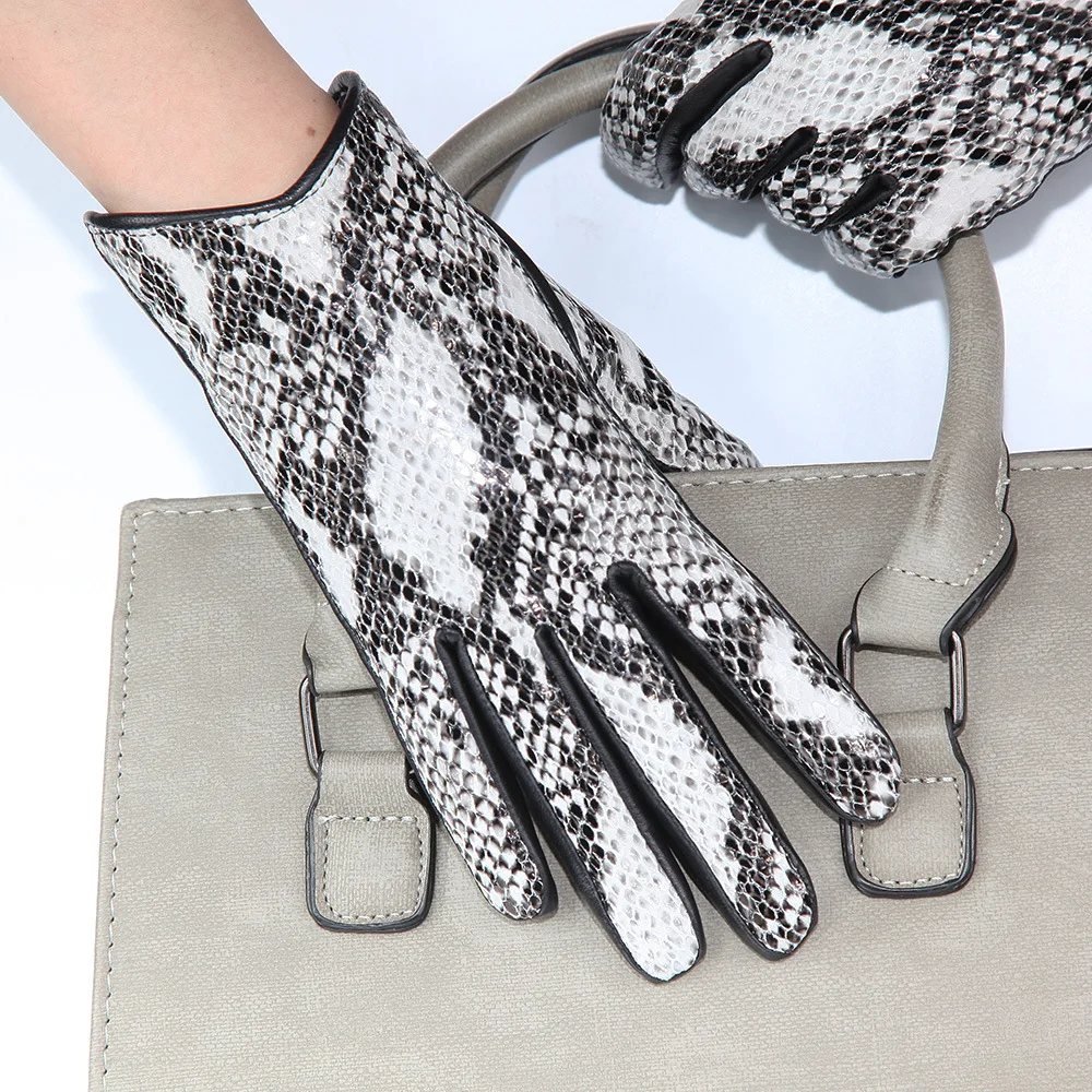 New High Quality Female Python Snake Pattern Imported Lambskin Gloves Plus Velvet Thickening Driving Leather Gloves Woman DQ6116
New High Quality Female Python Snake Pattern Imported Lambskin Gloves Plus Velvet Thickening Driving Leather Gloves Woman DQ6116
