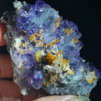 139.5gNatural rare Tanzanian blue purple fluorite mineral specimen stone and crystal healing energy CRYSTAL QUARTZ GEM
139.5gNatural rare Tanzanian blue purple fluorite mineral specimen stone and crystal healing energy CRYSTAL QUARTZ GEM