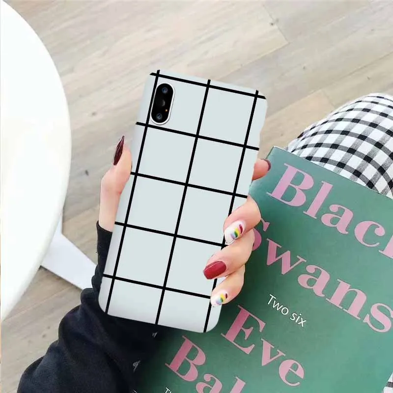 JAMULAR Simple Grid Stripe Fitted Case For iPhone 7 XS MAX XR X 10 8 6 6s Plus Black White Soft Silicone Phone Cover Matte Coque
JAMULAR Simple Grid Stripe Fitted Case For iPhone 7 XS MAX XR X 10 8 6 6s Plus Black White Soft Silicone Phone Cover Matte Coque