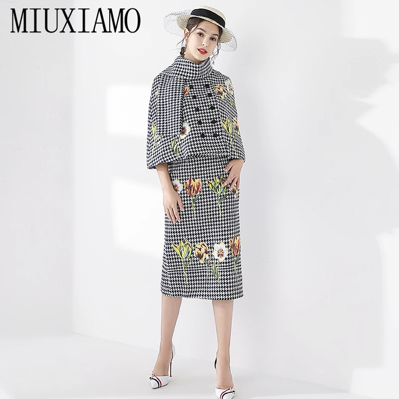 MIUXIMAO 2019 Fall Suit Sets 2 Piece Fashion Full Sleeve Flower Embroidery Slim Jacket + Skirt Winter Suit Women Vestidos
MIUXIMAO 2019 Fall Suit Sets 2 Piece Fashion Full Sleeve Flower Embroidery Slim Jacket + Skirt Winter Suit Women Vestidos