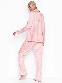new spring and autumn long-sleeved cardigan printing large size simulation silk ladies home clothes color strip pajamas set
new spring and autumn long-sleeved cardigan printing large size simulation silk ladies home clothes color strip pajamas set