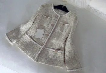 New Beige gold trim with tweed jacket Lady s new autumn dress small fragrance cardigan jacket 
New Beige gold trim with tweed jacket Lady s new autumn dress small fragrance cardigan jacket
