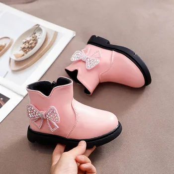 Girls Princess Boots Winter Children Sweet Bowknot Warm Shoe Flats Fashion Quality Leather Snow Boots Kid Warm Plush Ankle Boots 
Girls Princess Boots Winter Children Sweet Bowknot Warm Shoe Flats Fashion Quality Leather Snow Boots Kid Warm Plush Ankle Boots