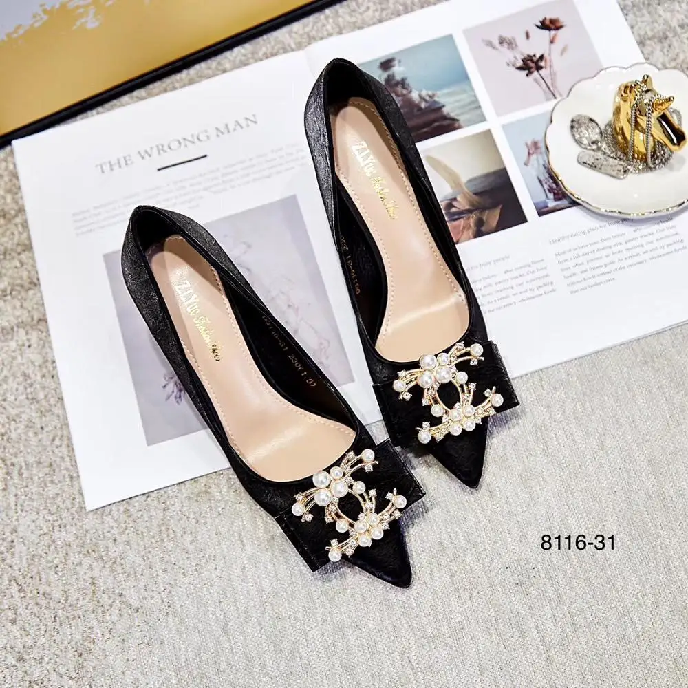 2019 new single shoes autumn and autumn net red with sexy pointed cat and rhinestone pearl fashion wild with women's shoes
2019 new single shoes autumn and autumn net red with sexy pointed cat and rhinestone pearl fashion wild with women's shoes