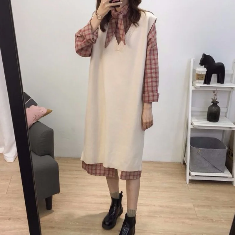 V-neck Knitted Vest Long Women's Sweater Sleeveless Winter and Spring Pullovers New Korean Loose Vests Femme Chandails
V-neck Knitted Vest Long Women's Sweater Sleeveless Winter and Spring Pullovers New Korean Loose Vests Femme Chandails