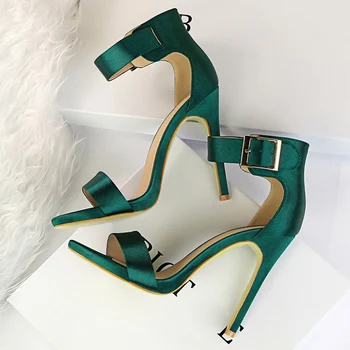 Plus Size 43 Women Satin 11cm High Heels Fetish Silk Sandals Platform Gladiator Summer Cheap Shoes Lady Green Sexy Strap Pumps
Plus Size 43 Women Satin 11cm High Heels Fetish Silk Sandals Platform Gladiator Summer Cheap Shoes Lady Green Sexy Strap Pumps