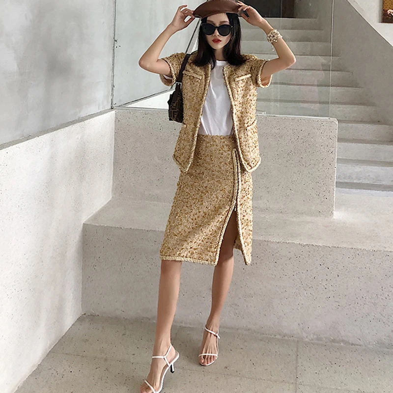 2019 Runway Brand New Women Twist Tweed Coats Short Sleeve Buttons Lurex Elegant Short Jackets + Mini Skirt 2 Pieces Set Y305
2019 Runway Brand New Women Twist Tweed Coats Short Sleeve Buttons Lurex Elegant Short Jackets + Mini Skirt 2 Pieces Set Y305