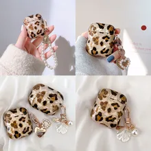Luxury Headset Case For 3 Retro Leopard Pattern Soft Earphone Case For 2/1 Cover With Cute Pearl Keychain
Luxury Headset Case For 3 Retro Leopard Pattern Soft Earphone Case For 2/1 Cover With Cute Pearl Keychain