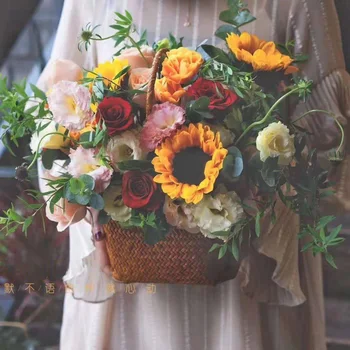 European hand-woven rattan hand-woven flower basket wicker weaving wedding flower girl flower basket flower arrangement
European hand-woven rattan hand-woven flower basket wicker weaving wedding flower girl flower basket flower arrangement