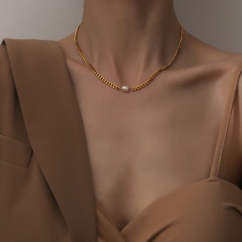 INS PVD 18K Gold Plated Stainless Steel Miami Cuban Chain Freshwater Pearl Charm Necklace for Women Waterproof Jewelry Gift 
INS PVD 18K Gold Plated Stainless Steel Miami Cuban Chain Freshwater Pearl Charm Necklace for Women Waterproof Jewelry Gift