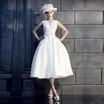 White Satin V-Neck Cocktail Dresses Backless Lace Up Ball Elegant Evening Prom Dress Tea Length Sleeveless Wedding Guest Dress
White Satin V-Neck Cocktail Dresses Backless Lace Up Ball Elegant Evening Prom Dress Tea Length Sleeveless Wedding Guest Dress