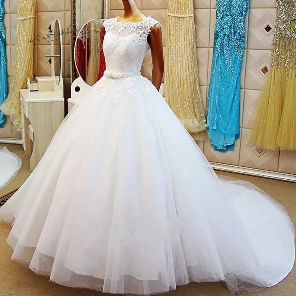 Angelsbridep бальное платье с высоким воротником Свадебные платья Robe De Mariee модный кружевной лиф со шлейфом официальное платье для невесты
Angelsbridep бальное платье с высоким воротником Свадебные платья Robe De Mariee модный кружевной лиф со шлейфом официальное платье для невесты