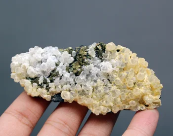 82g Natural chalcopyrite and crystal symbiotic mineral crystal specimen Stones and crystals Rough quartz
82g Natural chalcopyrite and crystal symbiotic mineral crystal specimen Stones and crystals Rough quartz