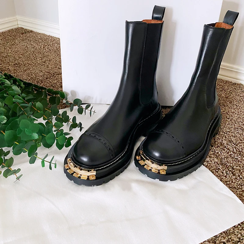 2020 new Chelsea Boot Woman's new winter elasticated Martin motorcycle carved Brogue Split Leather boot
2020 new Chelsea Boot Woman's new winter elasticated Martin motorcycle carved Brogue Split Leather boot