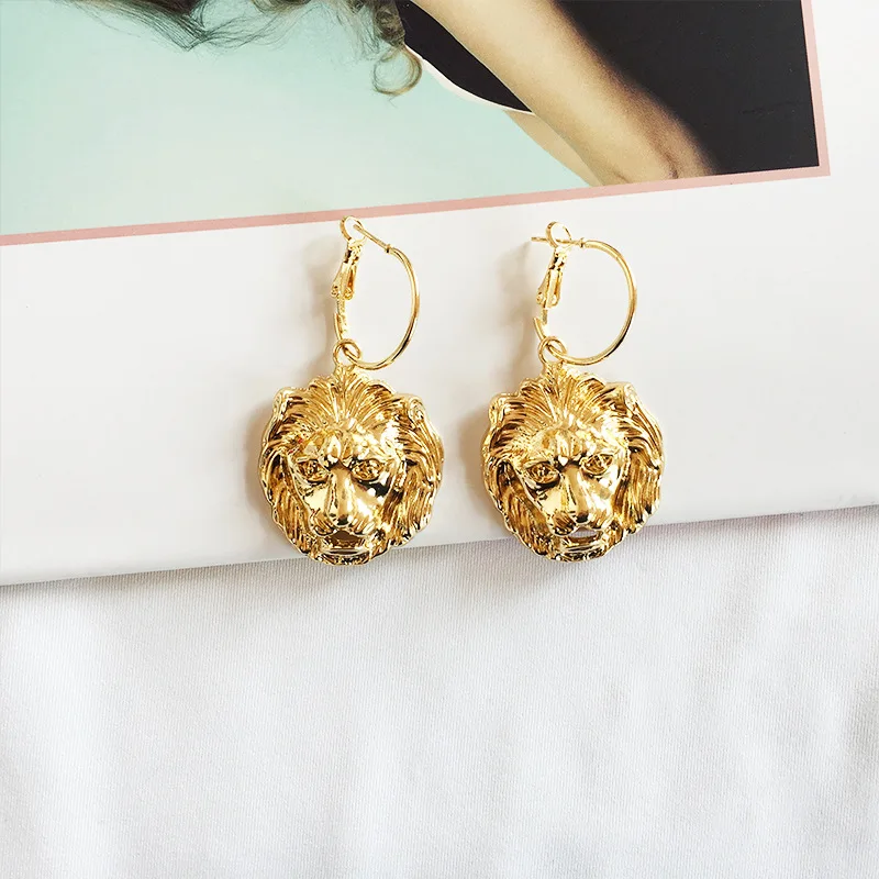1Pair Vintage Gold Color Loin Head Hoop Earrings European Punk Personality Animals Endless Circle Earrings Women Jewelry E295
1Pair Vintage Gold Color Loin Head Hoop Earrings European Punk Personality Animals Endless Circle Earrings Women Jewelry E295
