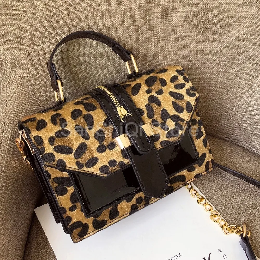 Leopard Crossbody Bags For Women With Zipper Decoration Ladies Chain Handbags And Purses Patent Leather Small Shoulder Bag
Leopard Crossbody Bags For Women With Zipper Decoration Ladies Chain Handbags And Purses Patent Leather Small Shoulder Bag
