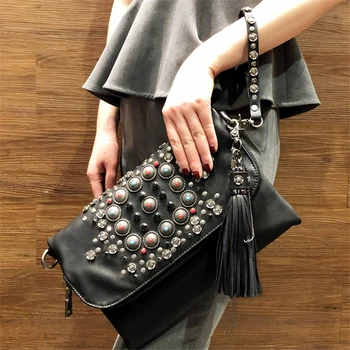 Women Envelope Totes Rivets Shoulder Bags Luxury Phone Bags Women Handbags 2020 New Ladies Fashion Metal Small Crossbody Bags
Women Envelope Totes Rivets Shoulder Bags Luxury Phone Bags Women Handbags 2020 New Ladies Fashion Metal Small Crossbody Bags
