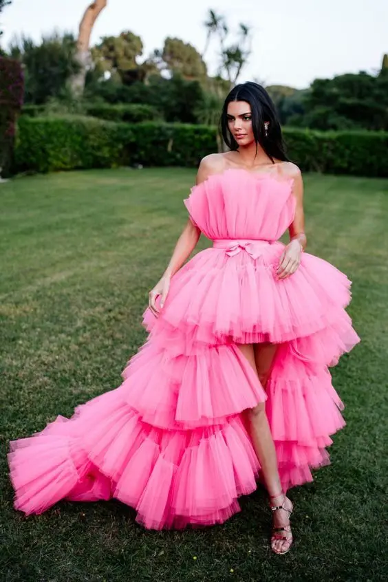 Fuchsia Tulle Prom Dresses 2019 High Low Pink Tiered Strapless Asymmetric Hot Celebrity Gown Vestido robe de soiree gala jurken
Fuchsia Tulle Prom Dresses 2019 High Low Pink Tiered Strapless Asymmetric Hot Celebrity Gown Vestido robe de soiree gala jurken