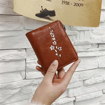 Ladies Wallet Mini Folding Purse Oil Wax Surface Flower Pattern Zipper Wallet Card Holder Wallets And Purses Women Carteira
Ladies Wallet Mini Folding Purse Oil Wax Surface Flower Pattern Zipper Wallet Card Holder Wallets And Purses Women Carteira