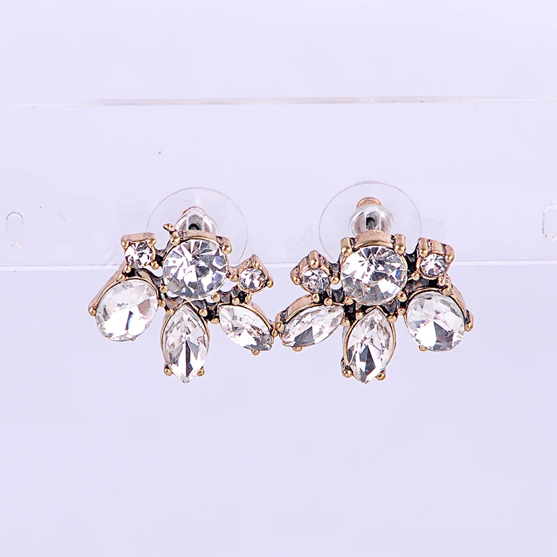 Clear Small Stud Earrings Pierced Vintage Gold Color For Women Trendy Crystal Earring Studs Wholesale Fashion Jewelry
Clear Small Stud Earrings Pierced Vintage Gold Color For Women Trendy Crystal Earring Studs Wholesale Fashion Jewelry