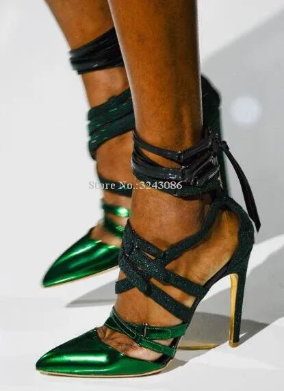 Сандалии-гладиаторы женские, с острым носком, на шпильке
Сандалии-гладиаторы женские, с острым носком, на шпильке