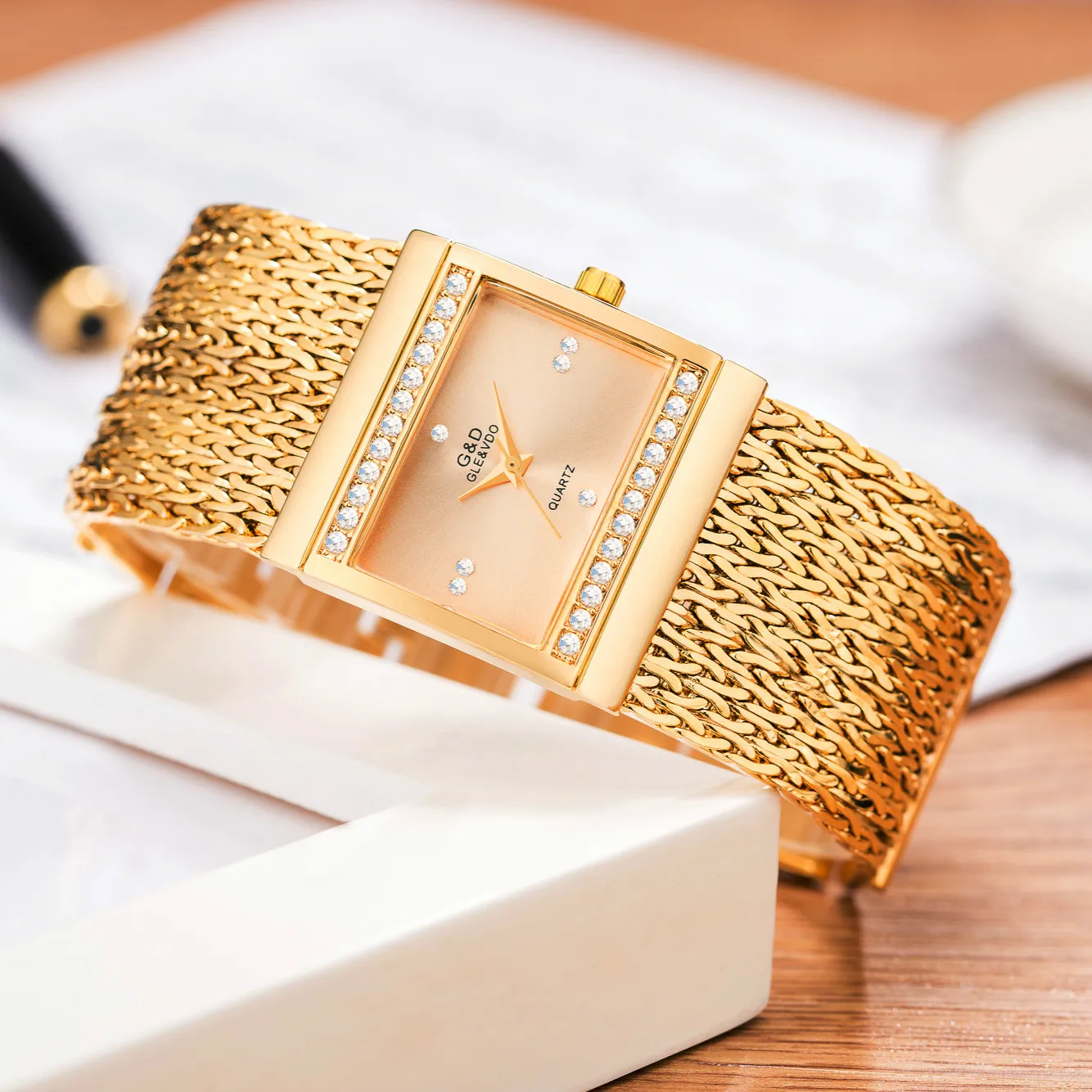 

Horloges Vrouwen Woman Famous Brand Dress Square Design Female Wristwatch Gold Stainless Steel Clock Montre Femme 2021