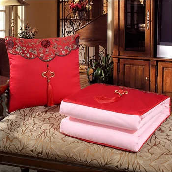 40*40cm Pillow with Chinese Knot Can Be Open As A Blanket 
40*40cm Pillow with Chinese Knot Can Be Open As A Blanket