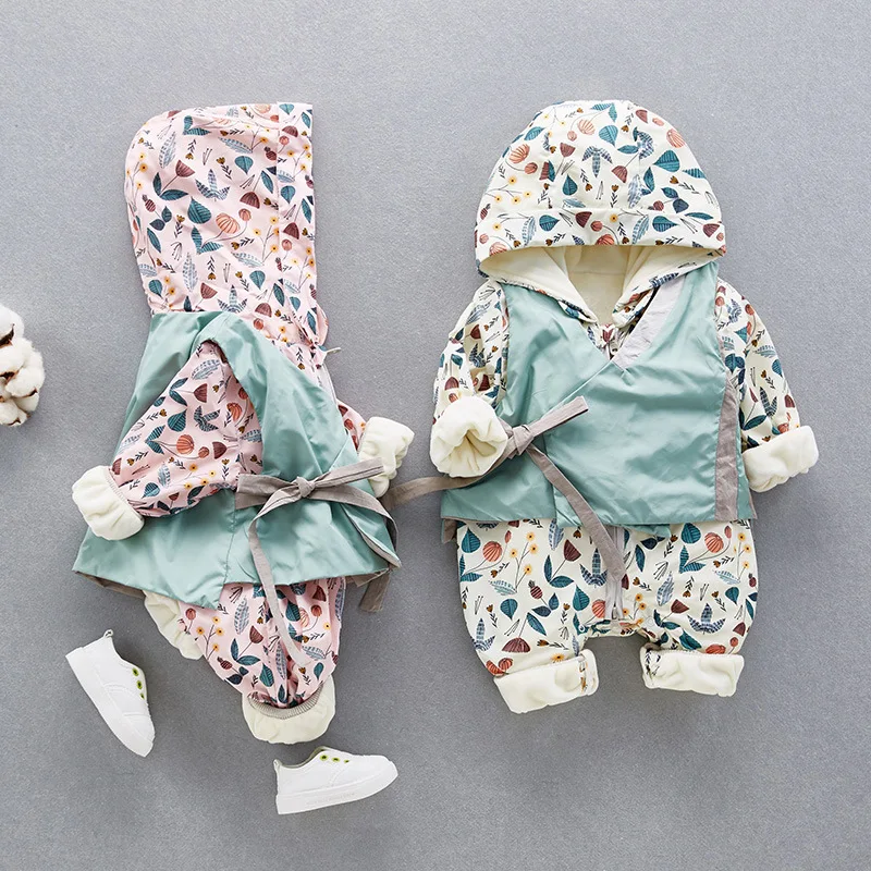 HYLKIDHUOSE 2019 Winter Baby Girls Rompers Toddler Infant Newborn Jumpsuits Warm Thickening Hooded Onesies Kids Printing Coats
HYLKIDHUOSE 2019 Winter Baby Girls Rompers Toddler Infant Newborn Jumpsuits Warm Thickening Hooded Onesies Kids Printing Coats