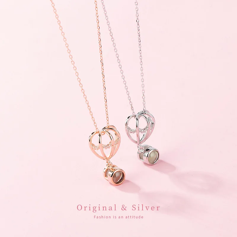 S925 Pure Silver Balloon Necklace Woman ZirconOne Hundred Species Voice I Love You Clavicle Chain Personality Projection
S925 Pure Silver Balloon Necklace Woman ZirconOne Hundred Species Voice I Love You Clavicle Chain Personality Projection