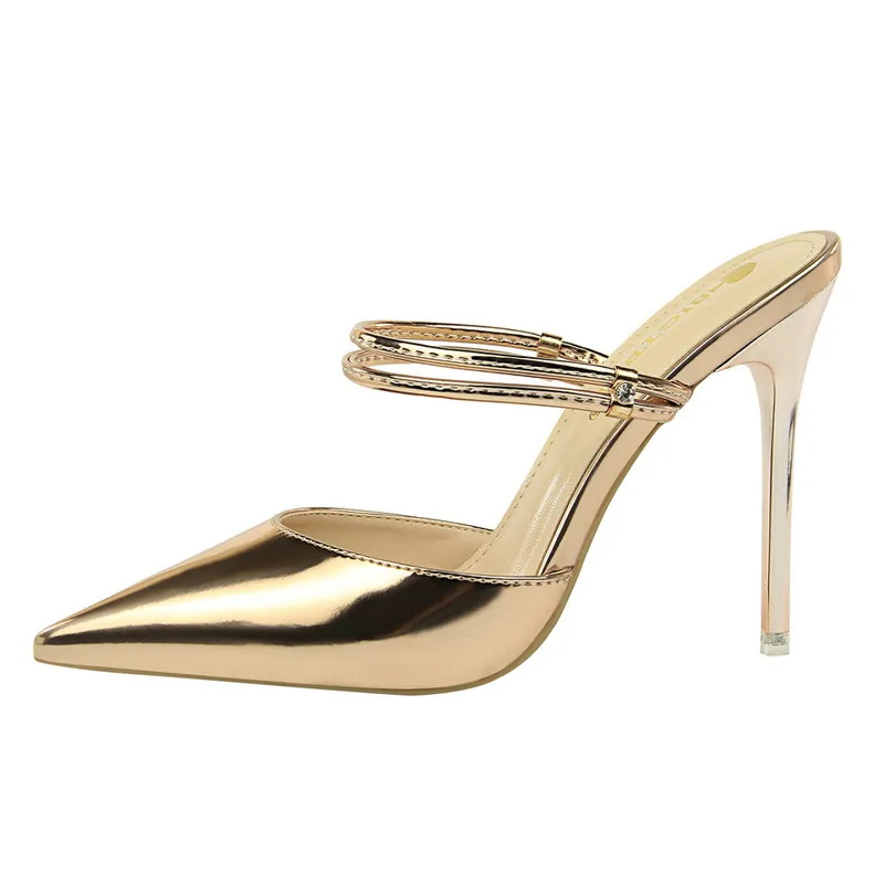 Pointed Toe Mules Woman High Heels Slippers Patent Leather Slides 2019 Fashion Slip on Sandals Gold Silver Black Bronze Champagn
Pointed Toe Mules Woman High Heels Slippers Patent Leather Slides 2019 Fashion Slip on Sandals Gold Silver Black Bronze Champagn