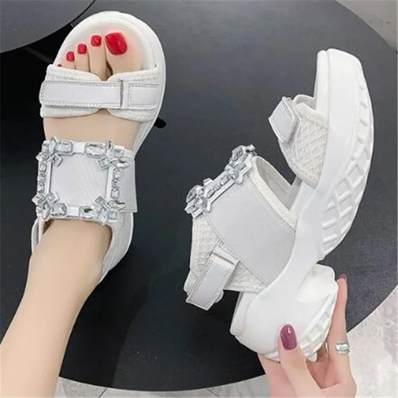 New Fashion Rhinestones Wedge Sandals Women Summer 2020 High Heels Platform Shoes Woman Thick Sole Black White Chunky Sandals
New Fashion Rhinestones Wedge Sandals Women Summer 2020 High Heels Platform Shoes Woman Thick Sole Black White Chunky Sandals