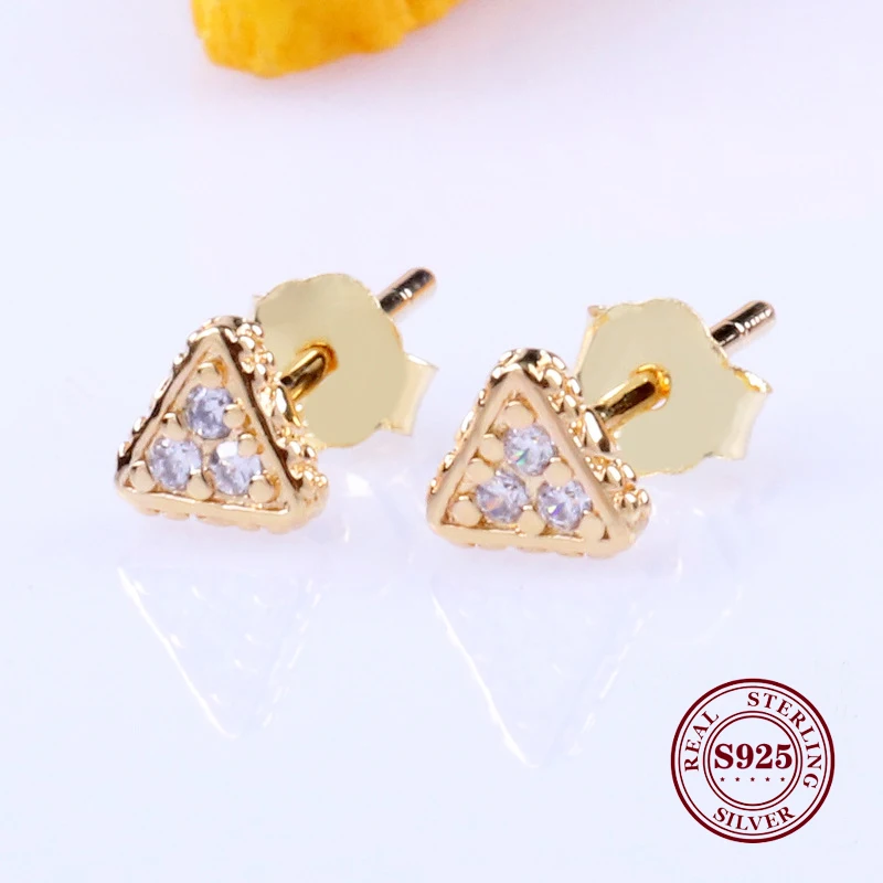 925 Sterling Silver Creative Gold-plated Triangular Cubic Zircon Earrings Pan Earring Pure Silver Shining Triangular Earrings
925 Sterling Silver Creative Gold-plated Triangular Cubic Zircon Earrings Pan Earring Pure Silver Shining Triangular Earrings
