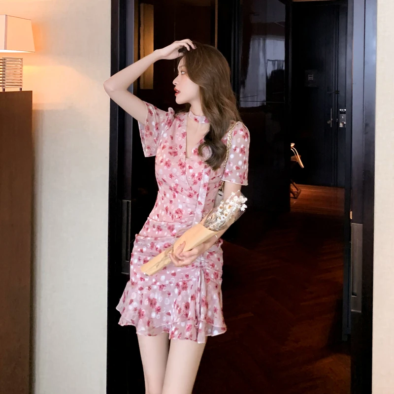 Women's Fashionable Trumpet Dress Floral Pattern V-Neck Petal Sleeves Shirring Waist Women Mini Mermaid Dresses Summer 2021
Women's Fashionable Trumpet Dress Floral Pattern V-Neck Petal Sleeves Shirring Waist Women Mini Mermaid Dresses Summer 2021
