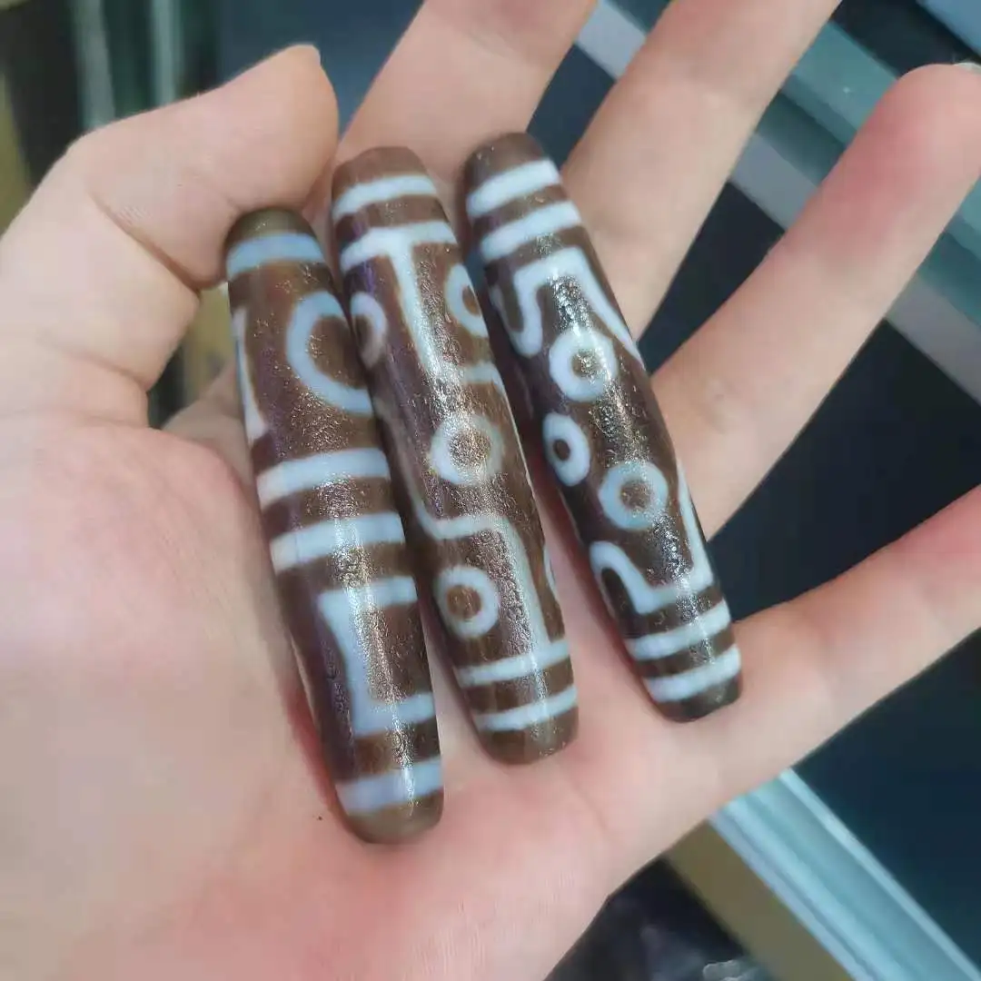 1pcs/lot natural large agate dzi brown Long type Various patterns Weathered pattern diy Mellow patina ancient folk-custom gem
1pcs/lot natural large agate dzi brown Long type Various patterns Weathered pattern diy Mellow patina ancient folk-custom gem