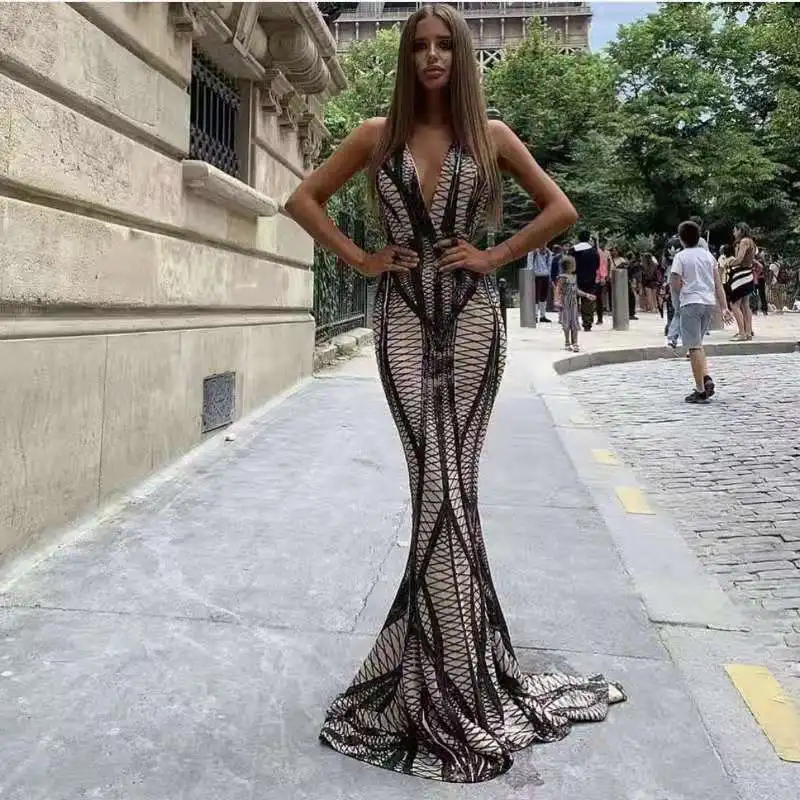 Sleeveless V Neck Sequined Maxi Dress Open Back Cross Straps Stretchy Floor Length Mermaid Dress
Sleeveless V Neck Sequined Maxi Dress Open Back Cross Straps Stretchy Floor Length Mermaid Dress