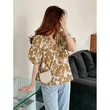 TG bubble sleeve loose V-neck shirt women's 2020 summer new temperament Hong Kong Style Floral Top 11799
TG bubble sleeve loose V-neck shirt women's 2020 summer new temperament Hong Kong Style Floral Top 11799