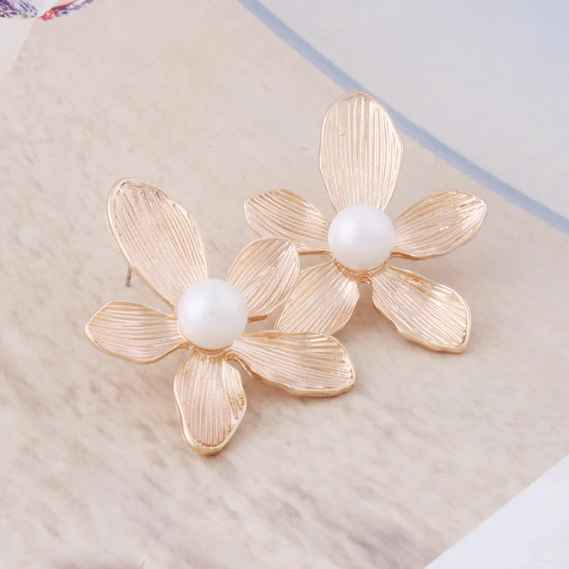NeeFuWoFu Flower earrings Leaves geometry Earring Flash Printed Metal for Woman Ear Large Brinco Printing Oorbellen Earrings
NeeFuWoFu Flower earrings Leaves geometry Earring Flash Printed Metal for Woman Ear Large Brinco Printing Oorbellen Earrings