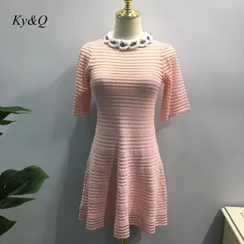 Brand Design Women Luxury Beading Dress 2020 Spring Summer Short-sleeved Dress Ruffles Neck Sexy Mesh Striped Dress Clothes 
Brand Design Women Luxury Beading Dress 2020 Spring Summer Short-sleeved Dress Ruffles Neck Sexy Mesh Striped Dress Clothes