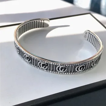 TIF 925 sterling silver bracelet, exquisite workmanship, classic micro-scale fashion gift Original Classic LOGO Jewelry gift
TIF 925 sterling silver bracelet, exquisite workmanship, classic micro-scale fashion gift Original Classic LOGO Jewelry gift