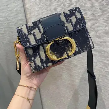 New Oblique Jacquard Fall Winter Montaigneeee Chain Bag M 25*16.5*8cm Mini Size17.5*11.5*5cm Worn over the Shoulder or Crossbody
New Oblique Jacquard Fall Winter Montaigneeee Chain Bag M 25*16.5*8cm Mini Size17.5*11.5*5cm Worn over the Shoulder or Crossbody