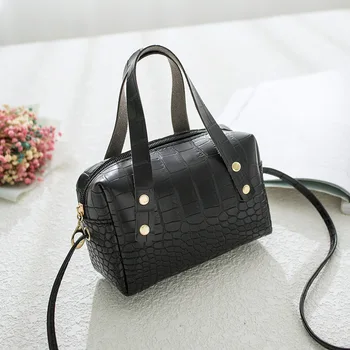 Women bag Boston crocodile pattern handbag small change bag 2020 new crossbody bag Shoulder Messenger Bags Ladies PU Purse 
Women bag Boston crocodile pattern handbag small change bag 2020 new crossbody bag Shoulder Messenger Bags Ladies PU Purse