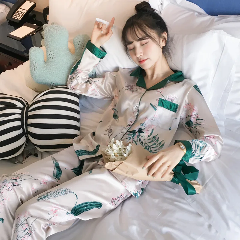 Pajamas Women's Spring And Autumn Viscose Long Sleeve Korean-style Lily Two-Piece Set Students Silk Thin Summer Home Wear
Pajamas Women's Spring And Autumn Viscose Long Sleeve Korean-style Lily Two-Piece Set Students Silk Thin Summer Home Wear