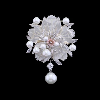 Fashion Zircon Natural Shell Rose Brooches for Women Luxury Crystal Pearl Handmade Flower Pin Wedding Vintage Accessory broche
Fashion Zircon Natural Shell Rose Brooches for Women Luxury Crystal Pearl Handmade Flower Pin Wedding Vintage Accessory broche
