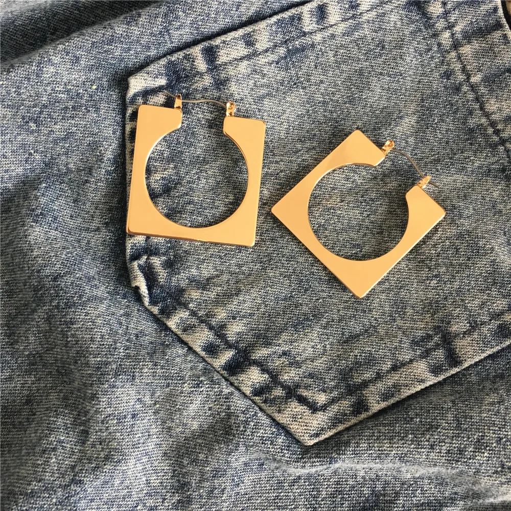 Unique Gold color Square Circle Hollow inside Hoop Earrings for Unisex Chic Party
Unique Gold color Square Circle Hollow inside Hoop Earrings for Unisex Chic Party