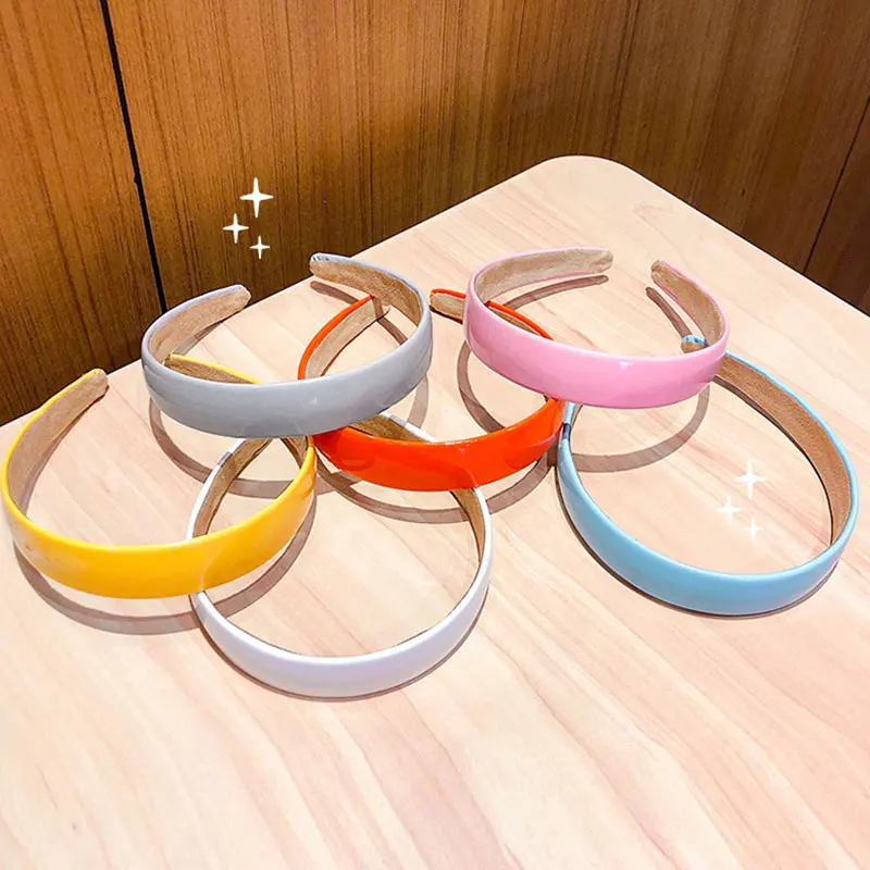 Shiny PU Leather Hairbands Sweet Fashion Hair Accessories Candy Color Hair Hoop Wide Head Hoop Patent Leather Headband
Shiny PU Leather Hairbands Sweet Fashion Hair Accessories Candy Color Hair Hoop Wide Head Hoop Patent Leather Headband