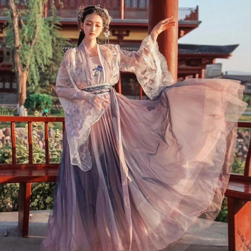 Женское студенческое длинное платье Hanfu с градиентом, стильное Старинное платье с большим рукавом, Яркая юбка, элегантная яркая пара
Женское студенческое длинное платье Hanfu с градиентом, стильное Старинное платье с большим рукавом, Яркая юбка, элегантная яркая пара